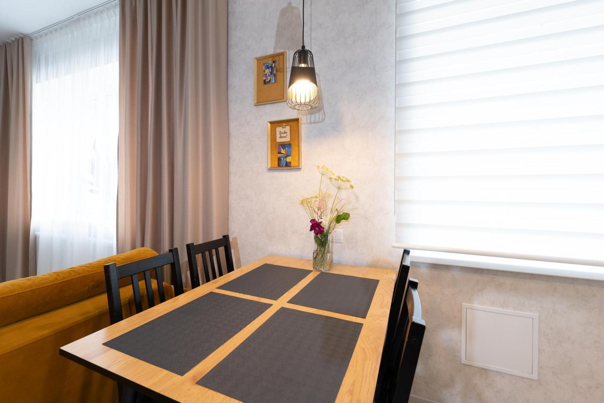 Centra Apartamenti Eliza Лимбажи Екстериор снимка